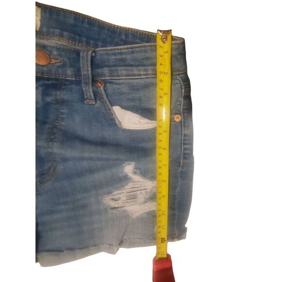 Universal Thread Distressed Denim Cutoff Shorts Size 8/29. - Picture 8 of 10